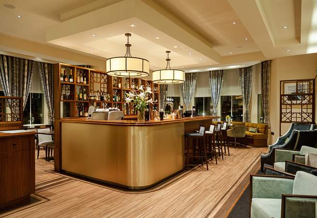 The gorgeous Art Deco inspired Glenbervie Bar has an excellent cocktail and wine list.