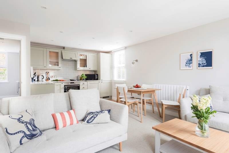 The open plan living-room is light and spacious and relaxing after a day out exploring this wonderful unspoilt area of Cornwall.