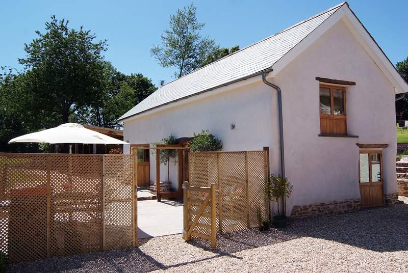 The Cow Shed is a fabulous barn conversion in a beautiful setting, with a huge patio, meadow and far reaching views.