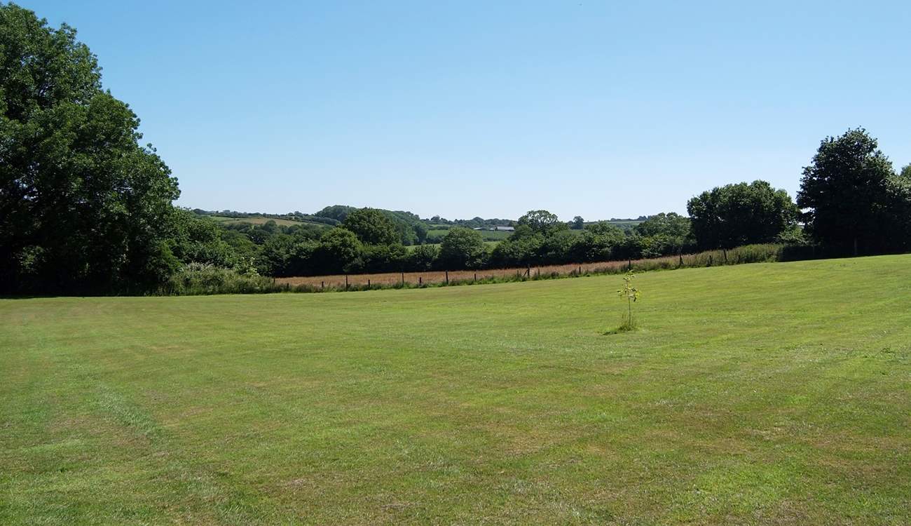 The amazing view directly in front of the cottage and its patio. Yours to make the most of.