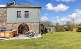 The Granary is a traditional Cornish farmhouse surrounded with a large enclosed garden. - Thumbnail Image