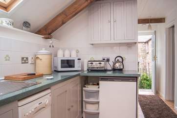 The view from the kitchen-area to the front door.