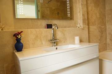 The en suite bathroom for Bedroom 1.