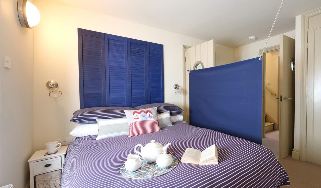 The cosy double bedroom.