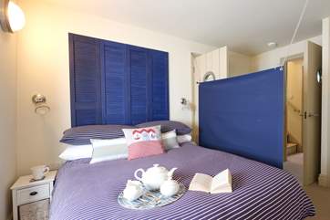The cosy double bedroom.