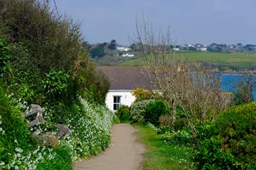 Enjoy the NT coastal footpath from the doorstep.