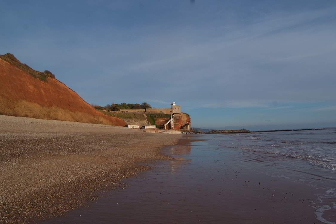 Sidmouth is a stone's throw from Sidbury - a fabulous Regency Town with long promenade, dramatic cliffs, pebbled beaches  - sand at low tide - and lovely shops to browse in.