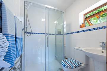 Of course, in true luxury glamping style, there is an en suite shower-room.