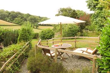 The cottage has a pretty garden to the rear, with fantastic countryside views across the valley. This is a great place to stay whatever the time of year.