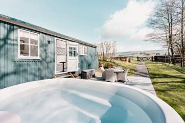 You'll find Otter's Holt nestled at the end of a quaint country lane.