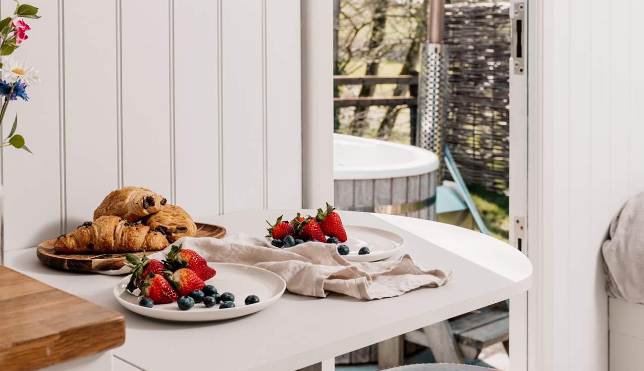 Idyllic breakfast moments await at Otter's Holt. 