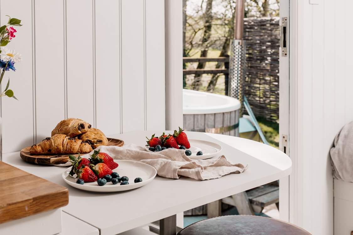 Idyllic breakfast moments await at Otter's Holt.