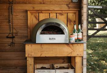 Serve up some delicious crispy-based pizzas with use of the DeliVita oven (please note this is shared with the other guests onsite). 