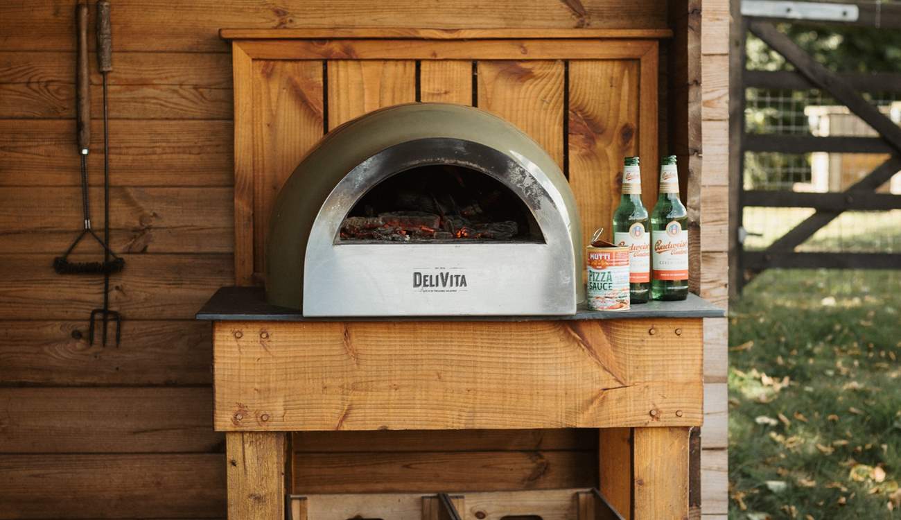 Serve up some delicious crispy-based pizzas with use of the DeliVita oven (please note this is shared with the other guests onsite). 
