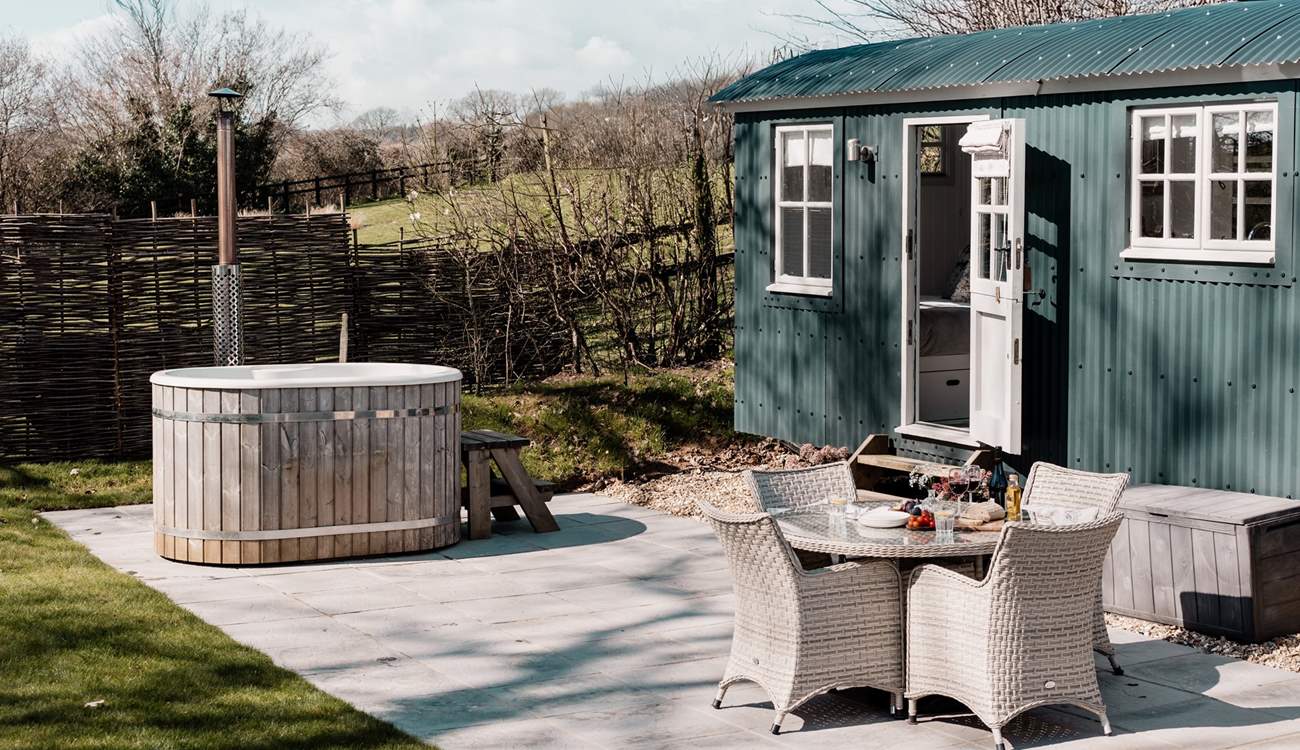 Welcome to Otter's Holt, nestled at the end of a quaint country lane...