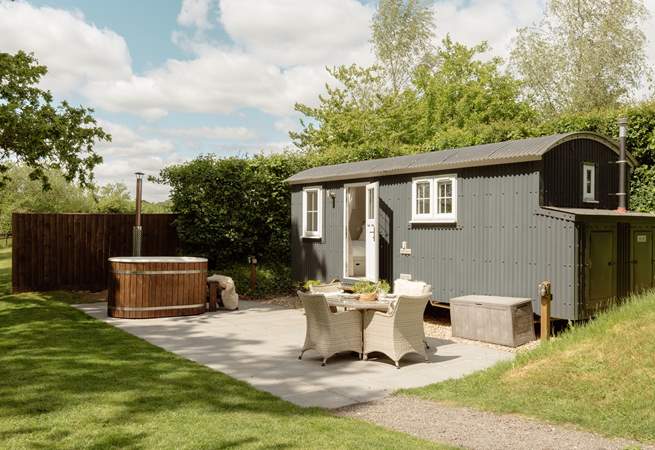 Welcome to Otter's Holt, nestled at the end of a quaint country lane...