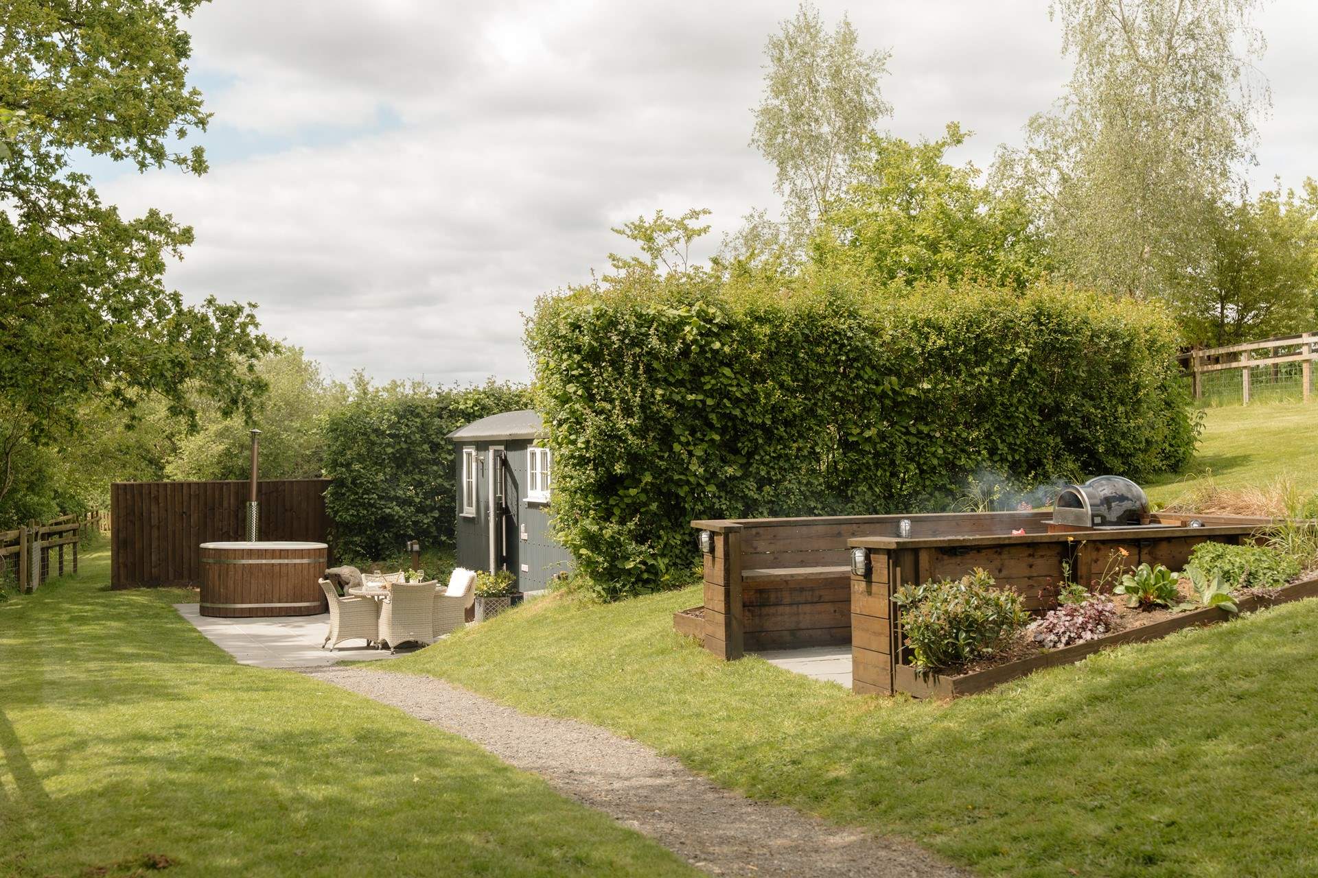 There is other hideaway is on-site, Rancher's Hut, which sits quietly behind Otter's Holt. 