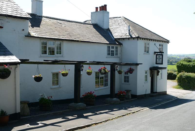 The Spyway Inn is a short walk from West Hembury Farm.