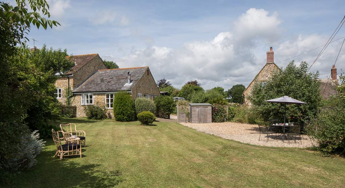 Badgers Cottage is all on one level attached to Barn Owls Cottage with a pretty enclosed garden on one side and the farmyard on the other.