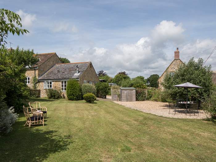 Badgers Cottage, Sleeps 2 in Bridport