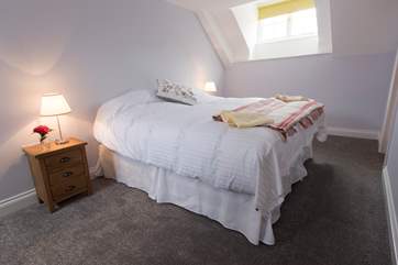 The 6' double bed can also be twin beds.