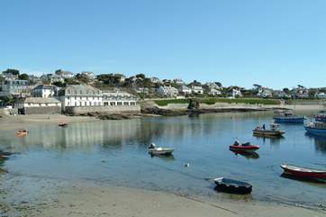 Reskivers Cottage is just eight miles from lovely St Mawes, home to beaches, yachts, gorgeous little shops and galleries and lots of wonderful eating places.