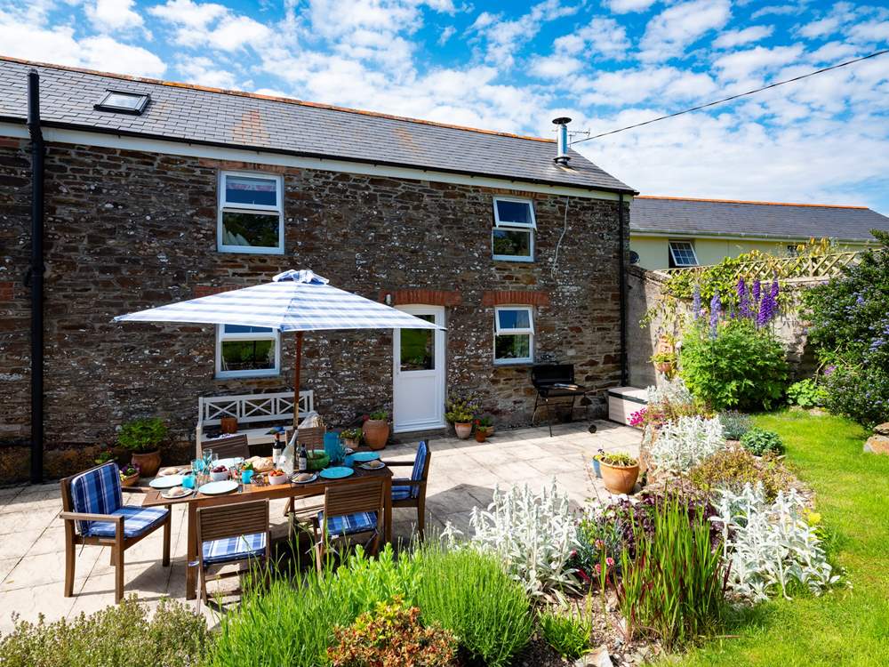 Sit in the sun and enjoy al fresco dining from dawn until dusk.