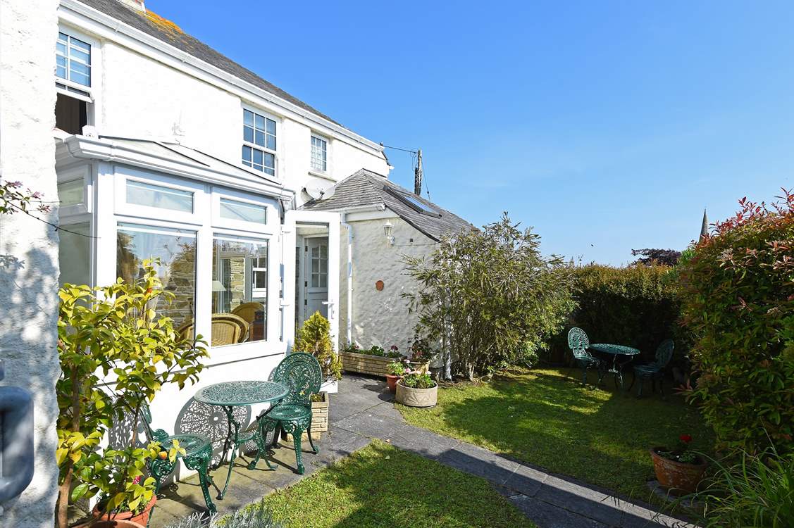Sit in the rear garden and enjoy the sunshine.
