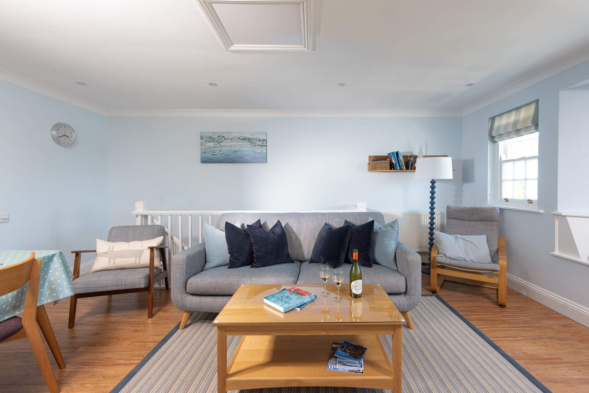 2 Tregarth Cottages is decorated in a beautiful seaside colour scheme. 