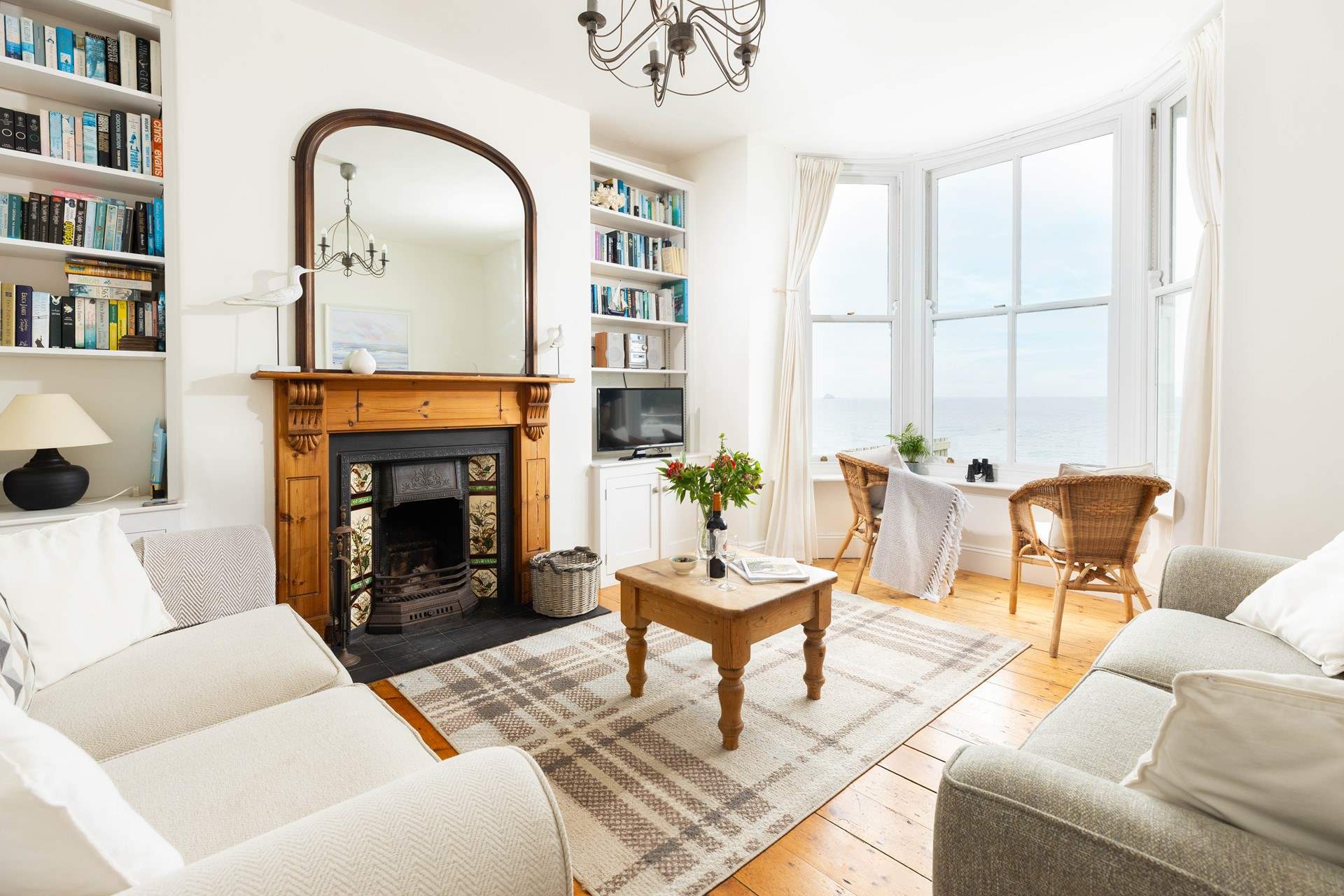 Gorgeous features and stunning views abound at 4 Admiralty Terrace.