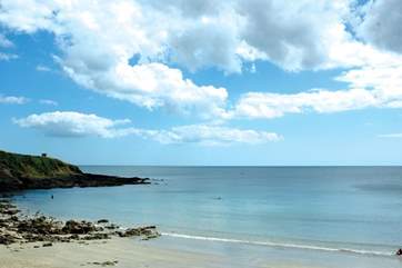 Wander down the country lane from Alicia's to Porthcurnick Beach.