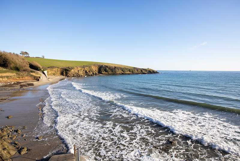 Stroll across the coastal footpath from Rosevine to Portscatho, the view of Gerrans bay is fabulous.