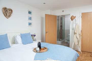 And the luxury of an en suite shower room.