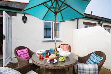 Alfresco dining.
