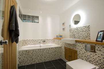 Ground floor family bathroom.