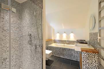 Ensuite bathroom to Bedroom 4.