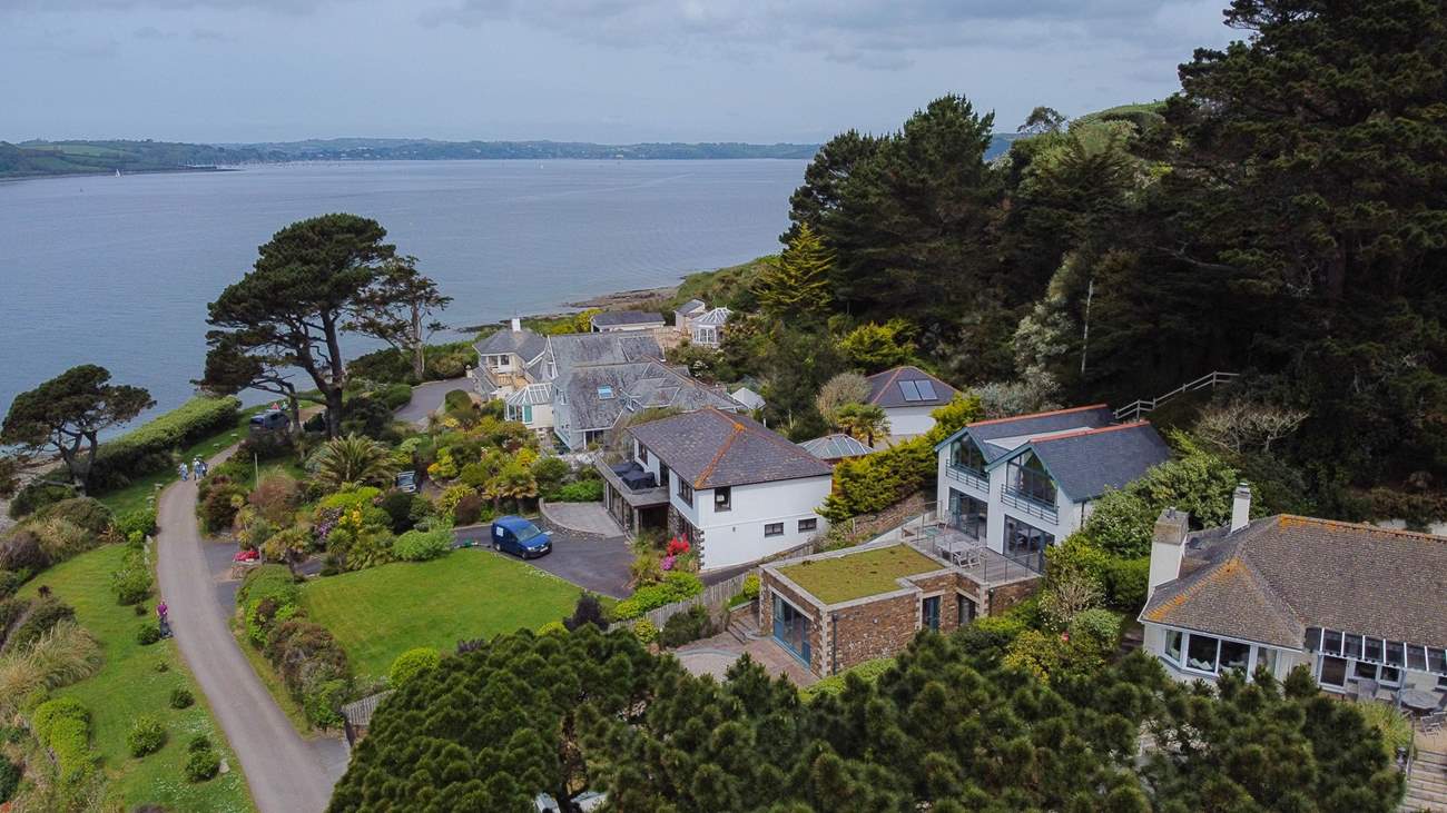 Carn Tommen sits in an enviable position overlooking Falmouth Bay.