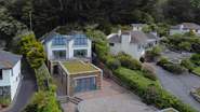 This stunning holiday home is perfectly positioned in an elevated position overlooking Falmouth Bay.