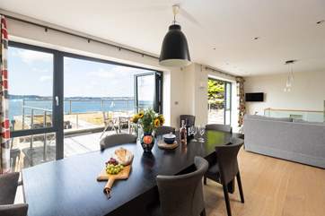 Enjoy sociable dining with family and friends.