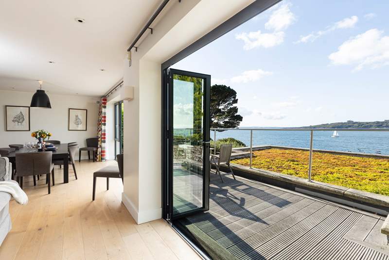Open up the doors to make the most of coastal living. 