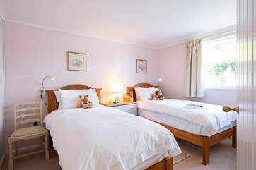 Bedroom 3 has twin beds.