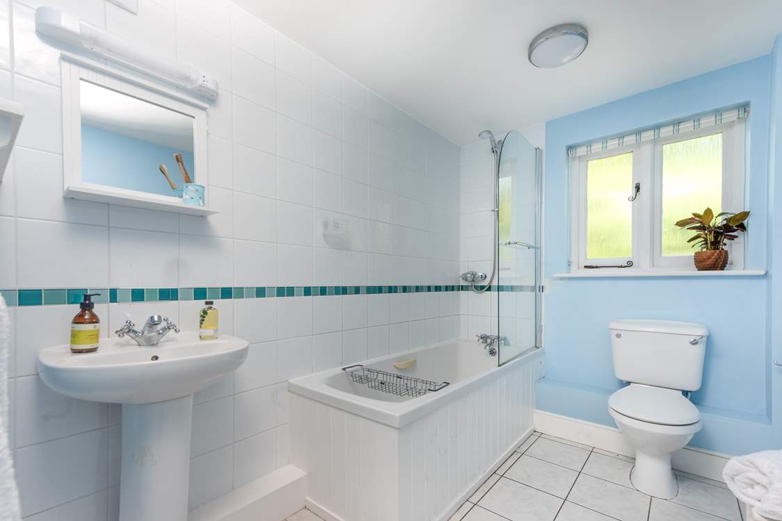 With a bath and shower over, ideal after a day on the beach.