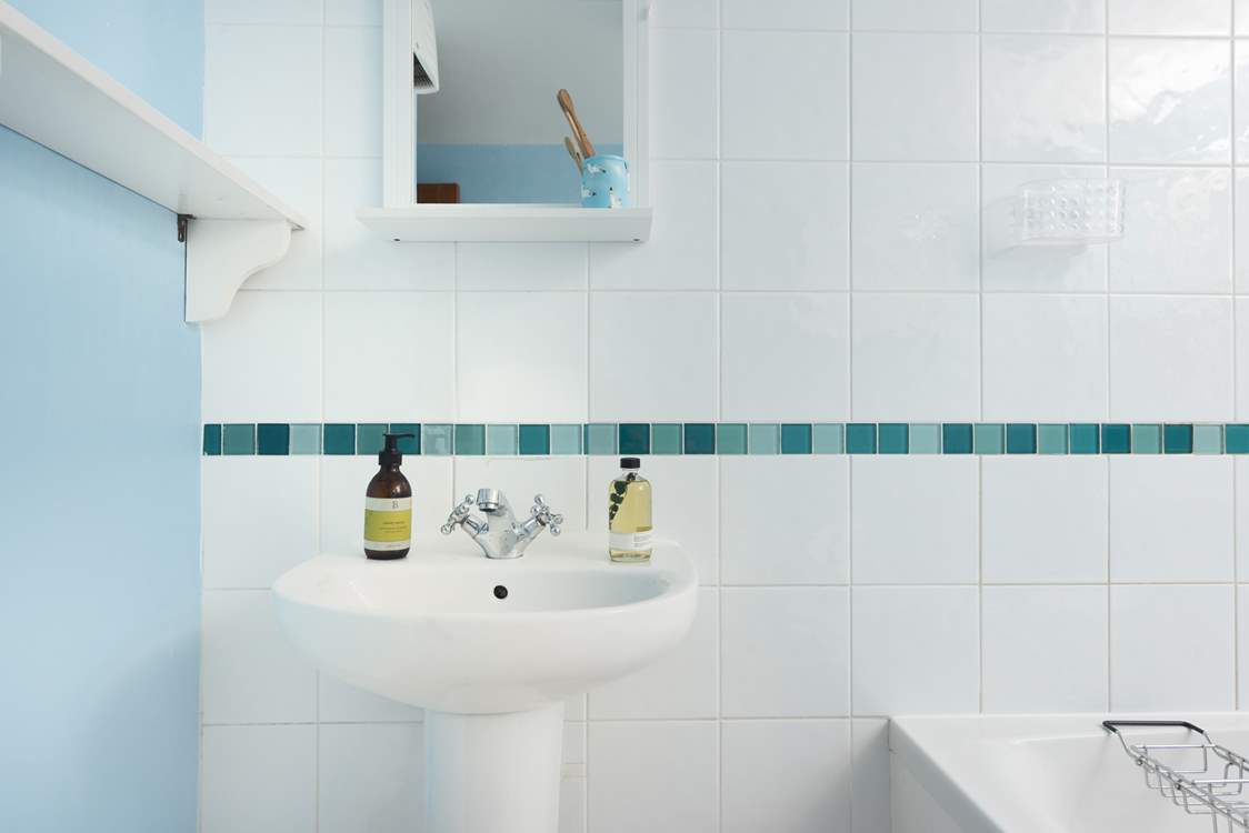 The pretty blue bathroom.