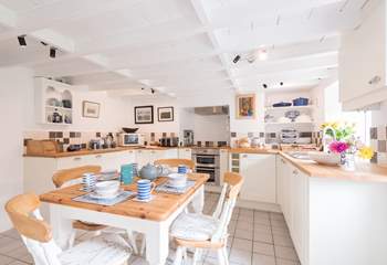 The kitchen/dining-room.