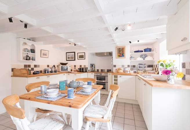 The kitchen/dining-room.
