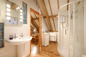 The en suite bathroom.