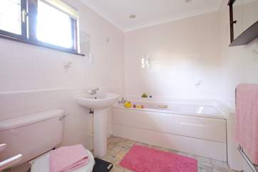 The en suite bathroom.