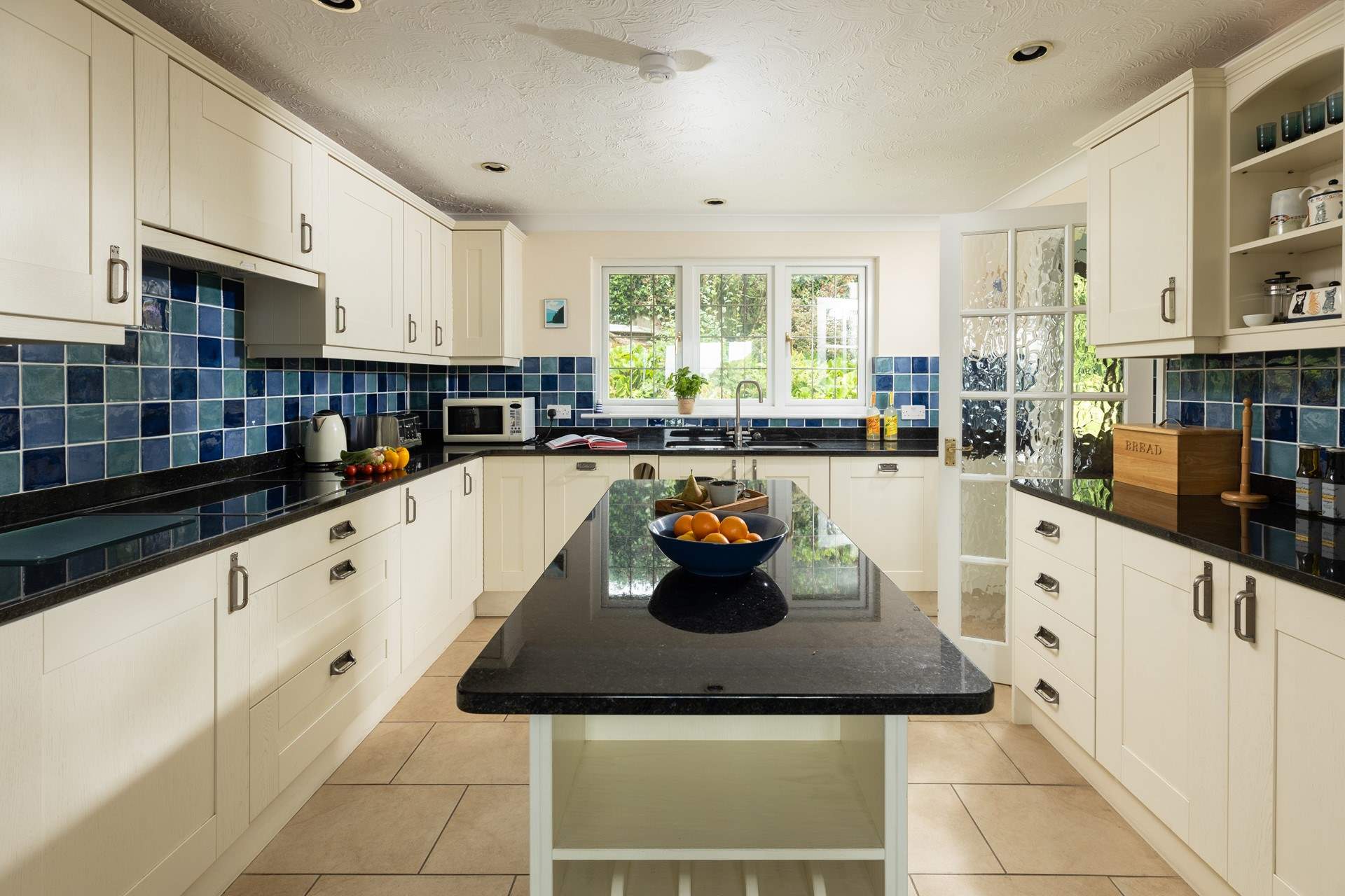 Shop local and cook up a holiday feast. 