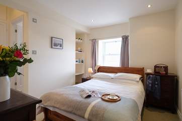 Bedroom 3 with double bed (4'6'').