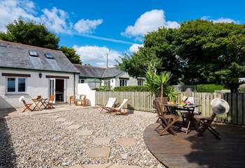Enjoy peaceful surroundings and a gorgeous view from the back garden at Linhay Cottage.